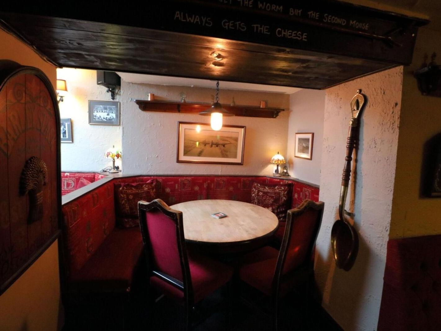 Ye Olde Cheshire Cheese Inn Castleton Kültér fotó